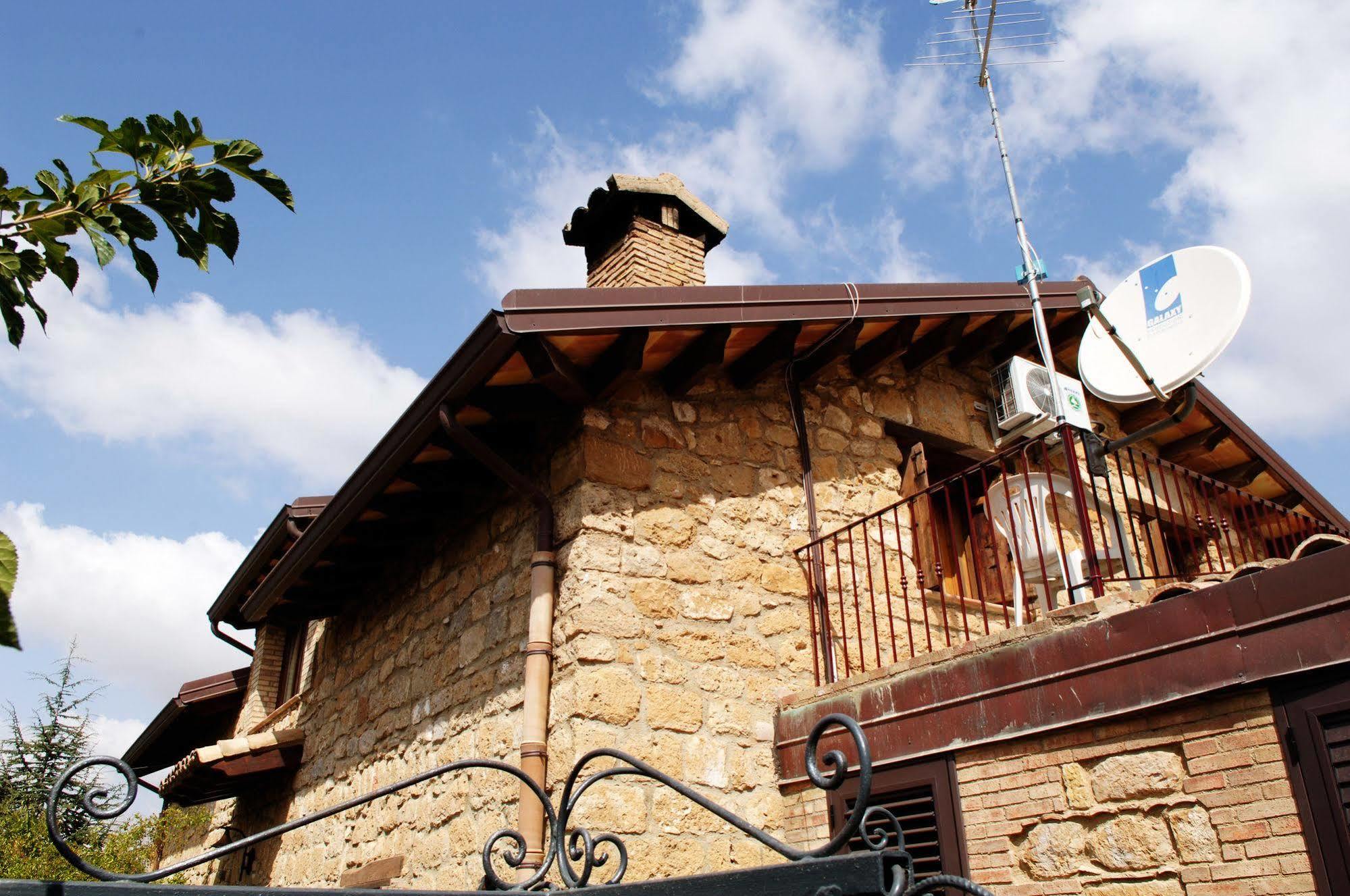 La Casa Sulla Collina D'Oro Bed & Breakfast Piazza Armerina Bagian luar foto